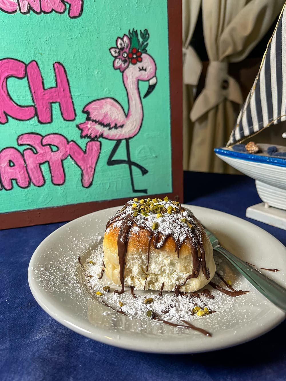 Dolce artigianale con cioccolato e pistacchio