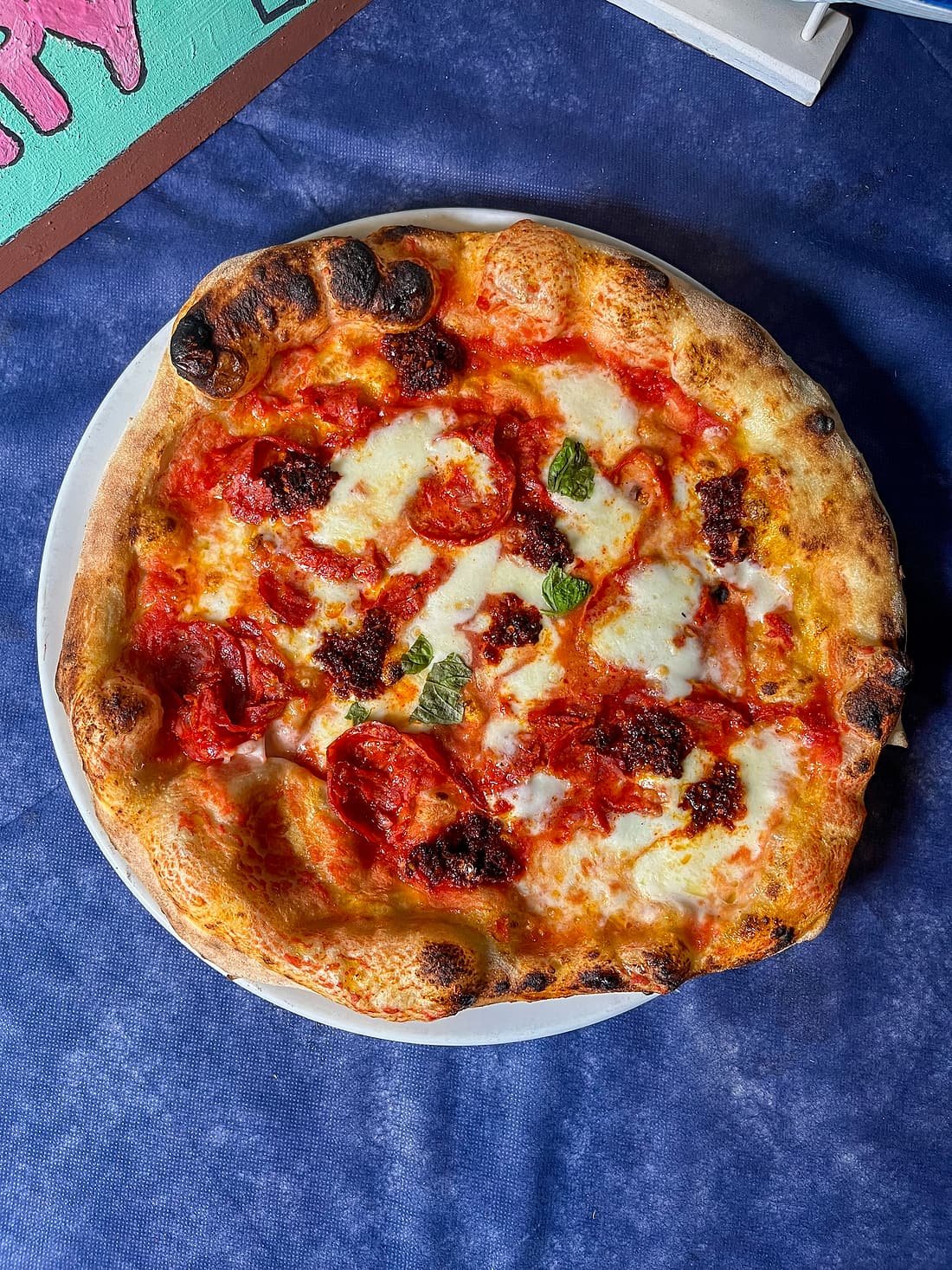 Pizza margherita con burrata e pomodorini, Il Vecchio Pescatore